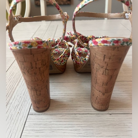 Lauren Conrad Spring Floral Print platform sandals w/ ankle strap. Size 10 - Picture 6 of 10